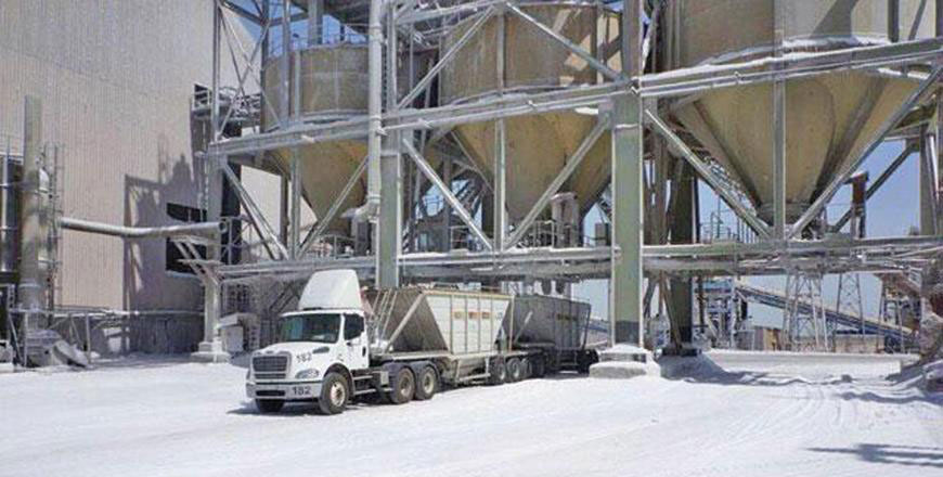   In this undated photo, a truck is loaded at the Ghor Safi Plant of the Arab Potash Company, which has reported a net profit of JD38.5 million during the first quarter of 2019 (Photo courtesy of APC)