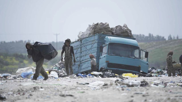 Waste pickers at landfills are subject to harsh working conditions that often have devastating consequences on their health (Photo courtesy of UNDP Jordan)