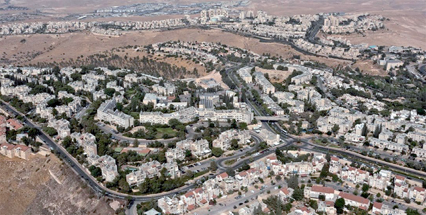 A photo shows a view of the Israeli settlement of Maale Adumim in the occupied West Bank, on the eastern outskirts of Jerusalem, on August 4, 2022 (AFP photo)