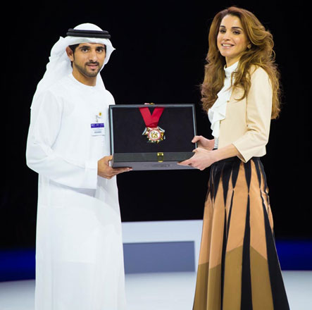 Her Majesty Queen Rania receives the Mohammed Bin Rashid Medal of Honour for Women from Sheikh Hamdan Bin Mohammed Bin Rashid Al Maktoum in Dubai on Tuesday (Photo courtesy of Royal Court)