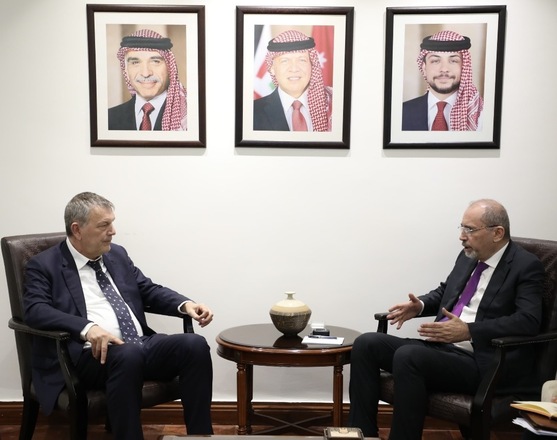 Deputy Prime Minister and Foreign Minister Ayman Safadi on Thursday meets with  UNRWA Commissioner General Philippe Lazzarini (Petra photo)