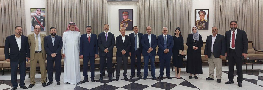 A delegation from the Jordan and Amman Chambers of Industry on Saturday meets with president and members of the Jordan Business Council in Dubai  (Petra photo)