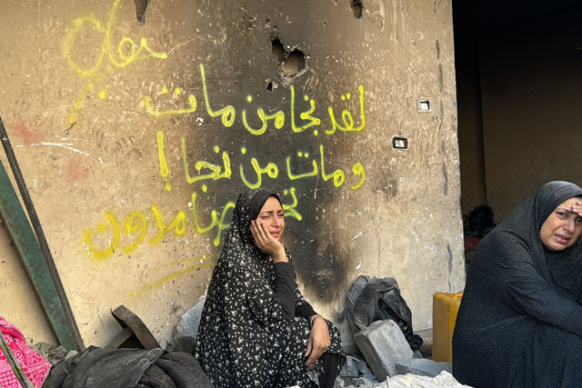 Palestinians mourn relatives killed in an Israeli airstrike in Beit Lahia, in the northern Gaza Strip, on October 29, 2024, amid the ongoing Israeli war on the Palestinian territory (AFP photo)