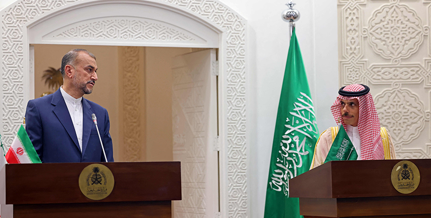 Iran's Foreign Minister Hossein Amir-Abdollahian (left) and his Saudi counterpart Faisal bin Farhan hold a joint press conference in Riyadh on Thursday (AFP photo)