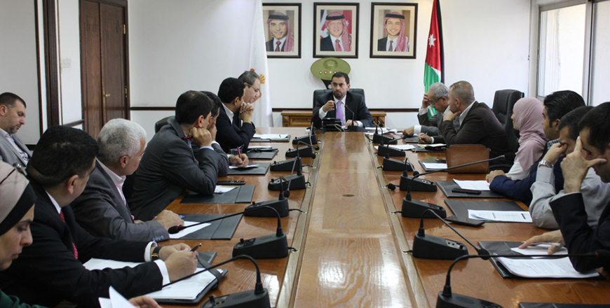   Minister of Industry, Trade and Supply Tareq Hammouri on Tuesday calls on the private sector to increase its exports to Iraq and benefit from the recently-signed agreements between Amman and Baghdad during a meeting with representatives of the plastic and rubber industries (Petra photo)