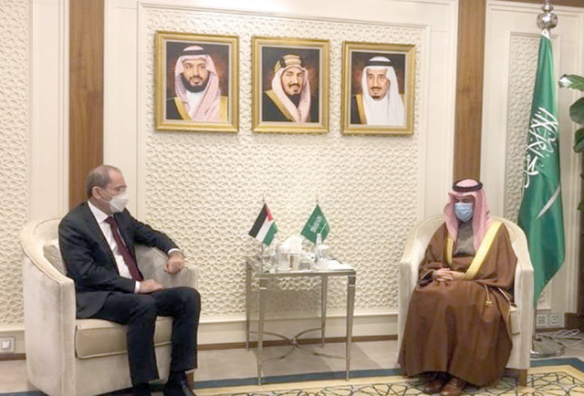   Deputy Prime Minister and Foreign Minister Ayman Safadi and Saudi Foreign Minister Prince Faisal Bin Farhan on Saturday discuss in Riyadh bilateral ties and the latest regional developments (Petra photo)