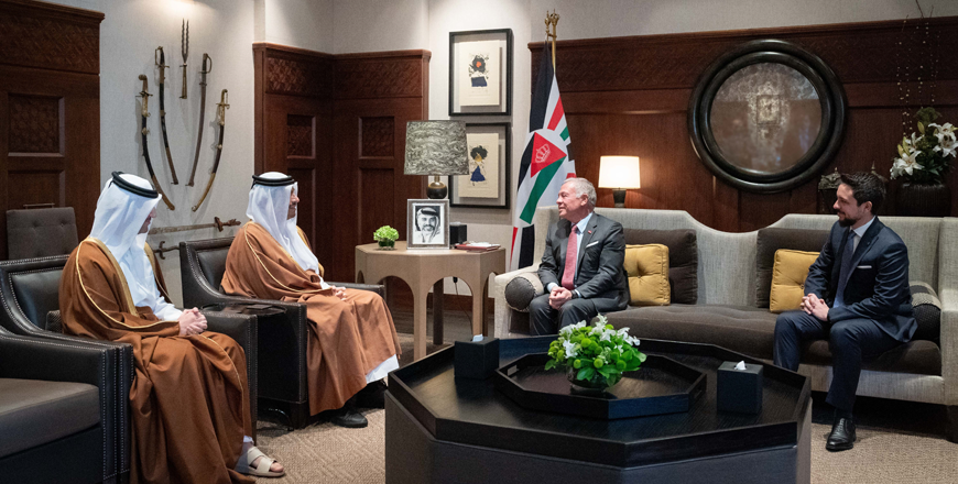 His Majesty King Abdullah, accompanied by HRH Crown Prince Hussein, receives on Sunday Qatar Prime Minister and Foreign Minister Mohammed bin Abdulrahman Al Thani at Al Husseiniya Palace, and calls for intensified Arab efforts to increase humanitarian assistance to Gaza (Photo courtesy of Royal Court) 