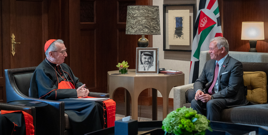 His Majesty King Abdullah receives Secretary of State of the Holy See Cardinal Pietro Parolin at Al Husseiniya Palace (Photo courtesy of Royal Court)  
