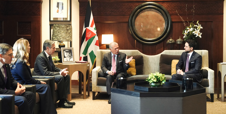 His Majesty King Abdullah on Tuesday receives US Secretary of State Antony Blinken for a meeting attended by HRH Crown Prince Hussein at Al Husseiniya Palace, and stresses the need for an immediate ceasefire and an end to the humanitarian catastrophe in Gaza (Photo courtesy of Royal Court)