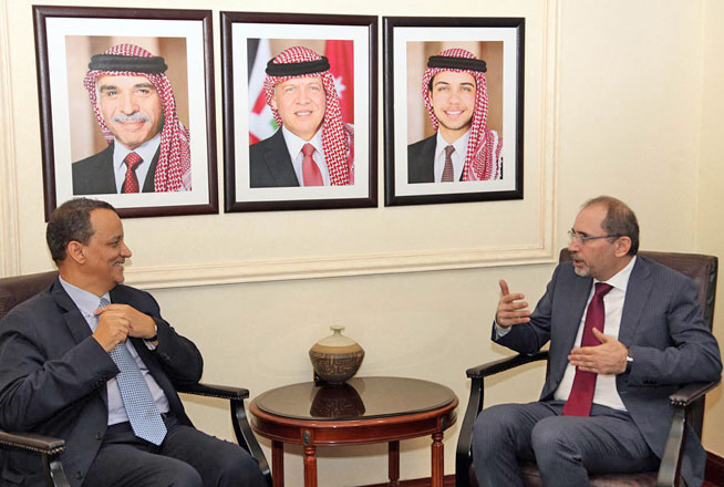 Foreign Minister Ayman Safadi meets with Ismail Ould Cheikh Ahmed, UN’s special envoy for Yemen, in Amman on Thursday (Petra photo)