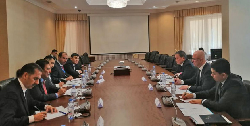 Lower House Speaker Atef Tarawneh meets with Kazakh officials over furthering joint cooperation in various fields on Monday  (Photo courtesy of the Lower House)
