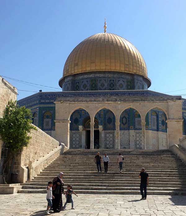 A view of the entrance to the Dome of the Rock in the Al Haram Al Sharif compound in the Old City of Jerusalem (Photo by Ahed Taha)