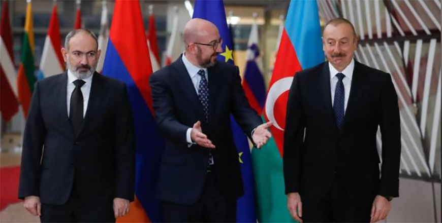 Armenian Prime Minister Nikol Pashinyan on Thursday called on Azerbaijan to begin consultations on signing a peace treaty, a text of which the arch-foe Caucasus neighbours agreed upon last week (AFP photo)