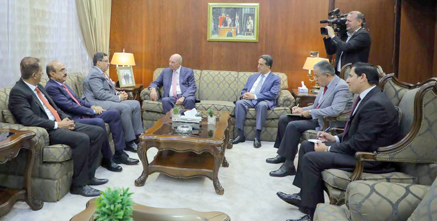 Senate President Faisal Fayez meets with Yemen’s Foreign Minister Ahmed Awad Bin Mubarak on Tuesday (Petra photo)