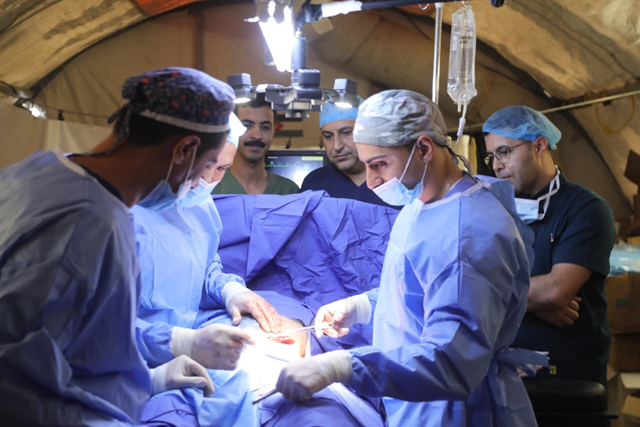 A new medical team arrives at the Jordanian field hospital in Khan Younis in south Gaza on Sunday  (Petra photo)