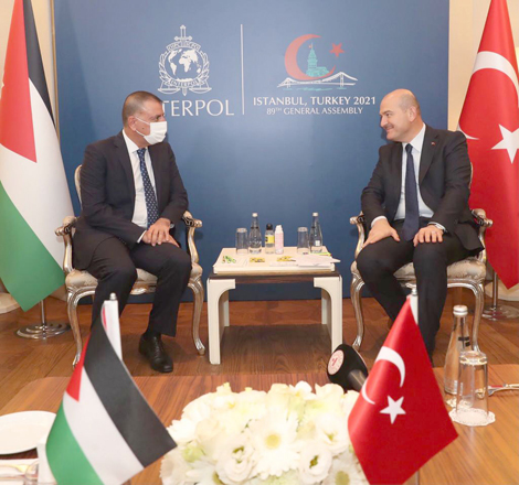 Interior Minister Mazen Faraiah meets with his Turkish counterpart Süleyman Soylu in Istanbul on Wednesday  (Petra photo)