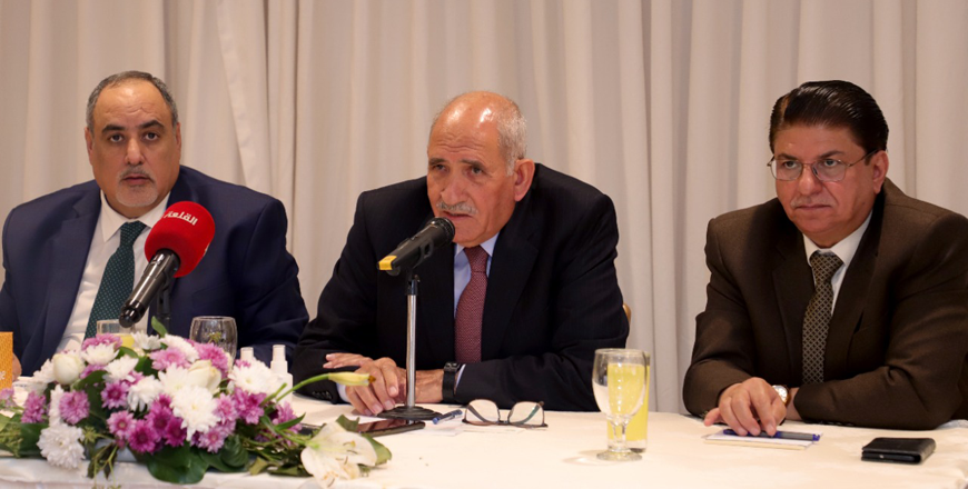 JPMC Chairman Mohammad Thneibat speaks during a meeting with members of the Association of Workers in Mining and Cement on Monday (Petra photo)