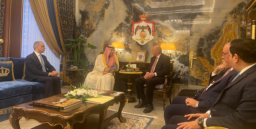  Senate President Faisal Fayez on Sunday meets with Saudi Arabia's President of the General Court of Audit Hussam Alangari and underscores the 'vital' role of audit institutions in safeguarding public funds (Petra photo)