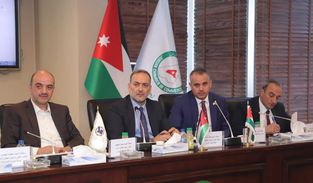 Members of Jordanian chambers of trade and industry on Wednesday met with a delegation from the Chamber of Commerce and Industry of Hebron  (Petra photo)