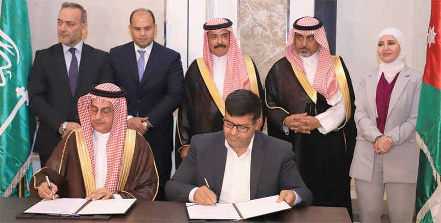 Jordanian and Saudi companies signed a number of agreements in the fields of mining, fertislisers and industry on Tuesday (Petra photo)