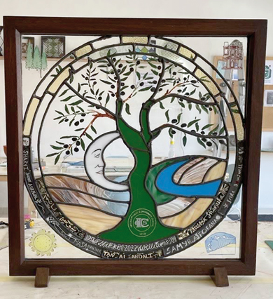 A glass artwork on display at the Zujaj Collective’s workshop (Photo courtesy of the he Zujaj Collective)