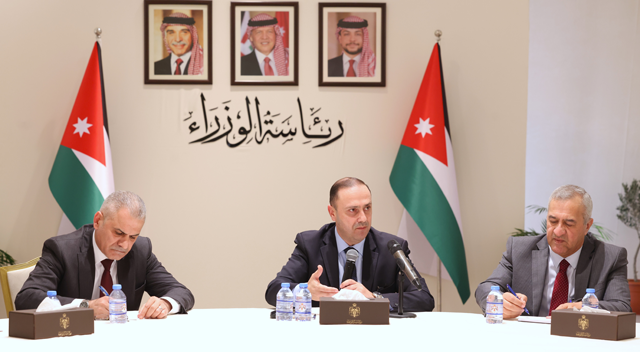 Minister of Government Communication and government spokesperson Mohammad Momani on Monday stresses the ministry’s commitment to strengthening cooperation with the media sector to address its challenges and enhance overall performance (Petra photo)