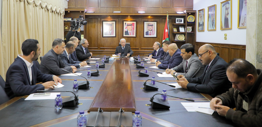 Members of a Palestine Liberation Organisation delegation meet with the Senate’s Palestine Committee on Wednesday (Petra photo)  