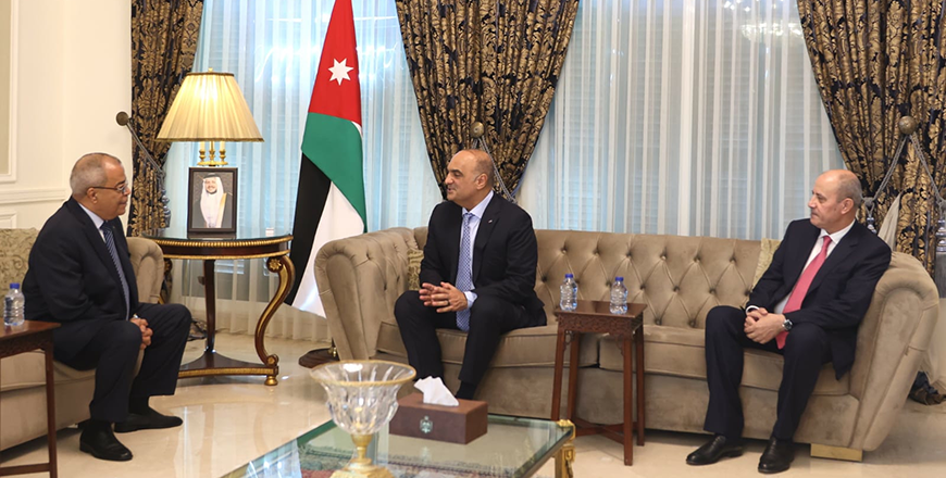 Prime Minister Bisher Al Khasawneh meets with Algerian Minister of Industry and Pharmaceutical Production Ali Aoun on Monday (Petra photo)