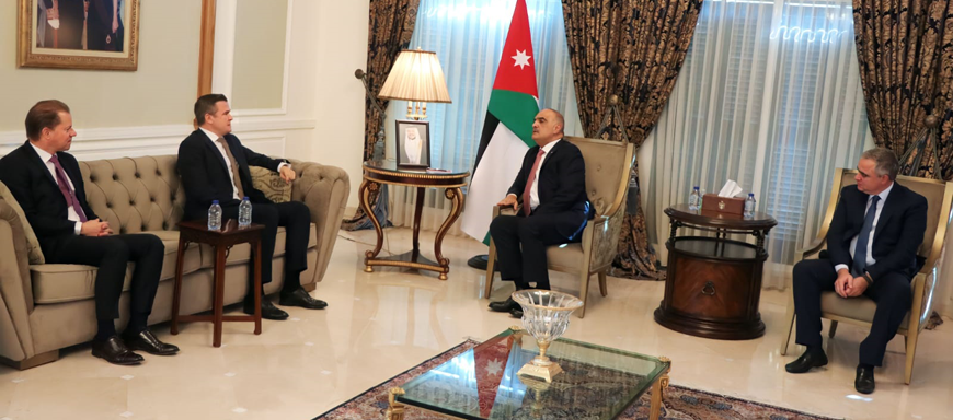 Prime Minister Bisher Khasawneh speaks with Witold Banka, World Anti-Doping Agency (WADA) president and Olivier Niggli, WADA director general, on Wednesday (Petra photo)