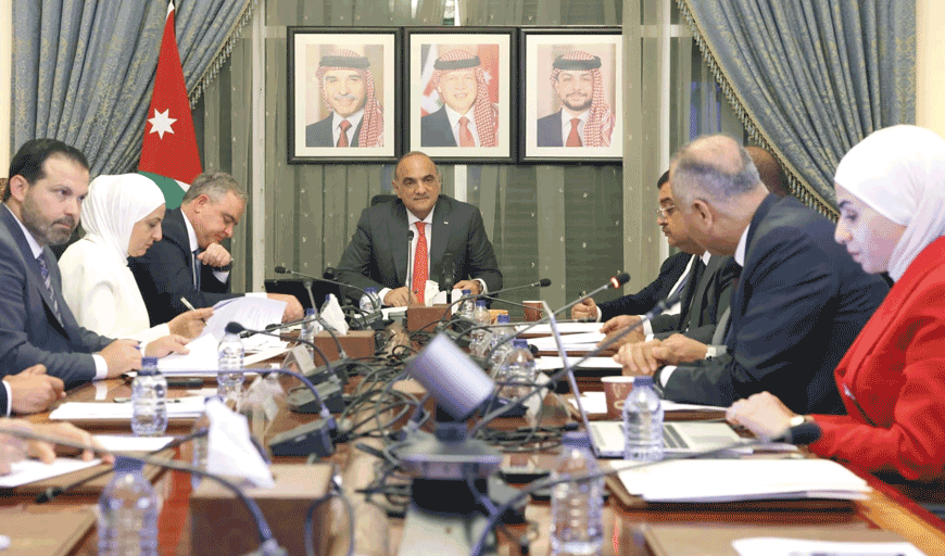 Prime Minister Bisher Khasawneh chairs a board meeting of Al Hussein Bin Abdullah II Award for Voluntary Service on Sunday (Petra photo)