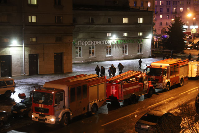 Security forces are seen outside the supermarket in Kalinina Square after an explosion in St Petersburg, Russia, on  Wednesday (Anadolu Agency photo)  