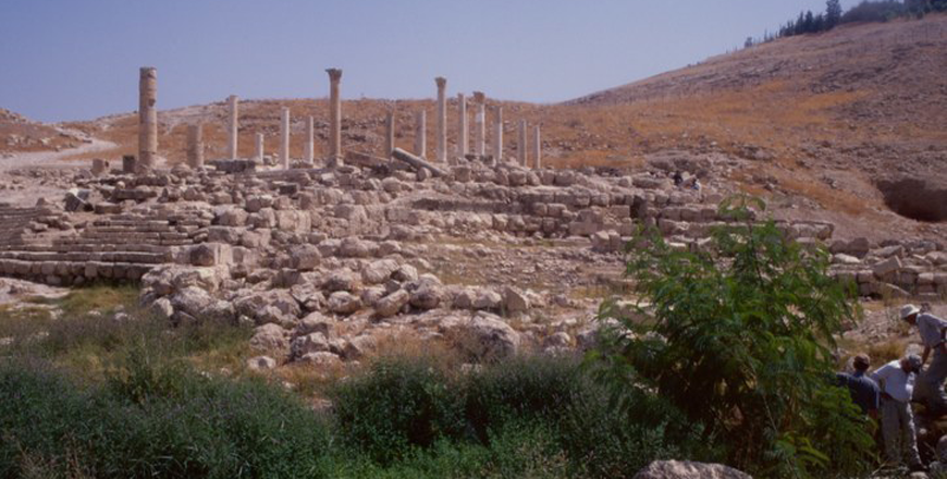 Civic complex Church and monumental staircase (Photo courtesy of ACOR/Rami Khouri Collection)