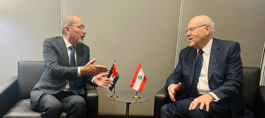 Deputy Prime Minister and Foreign Minister Ayman Safadi on Friday holds talks with Lebanon's caretaker Prime Minister Najib Mikati in New York (Petra photo)