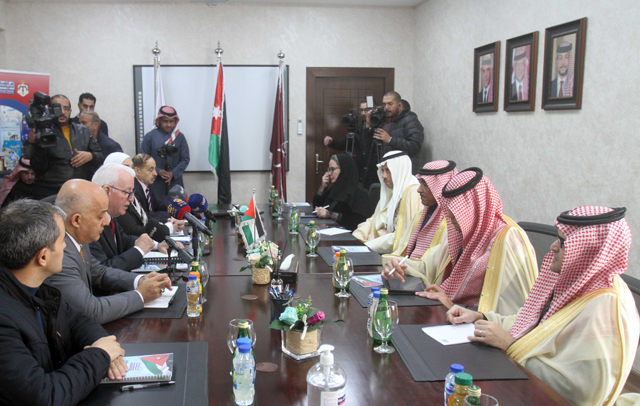 A Saudi delegation led by Saudi Minister of Media, Salman bin Yousif Dossary, visits the National Centre for Curriculum Development on Sunday, exploring Jordan's experience in media literacy (Petra photo)