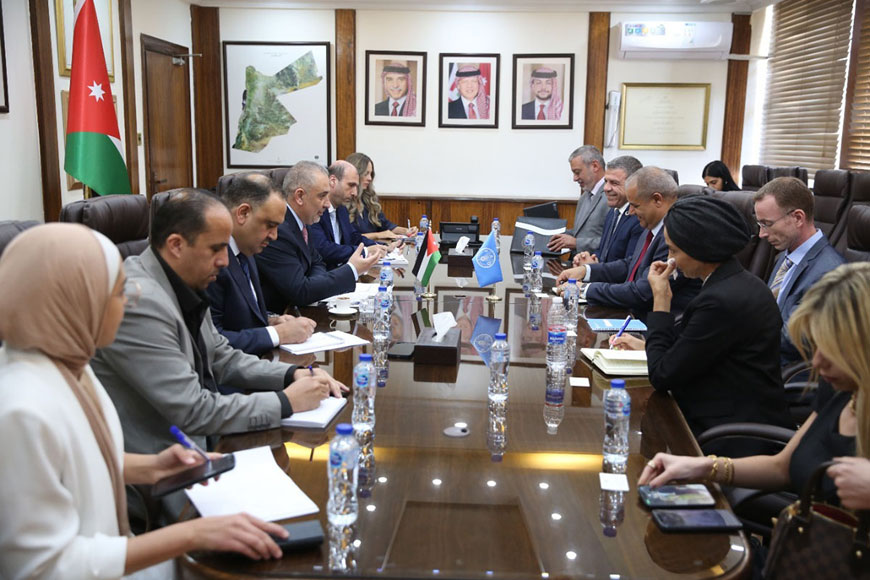 Minister of Planning and International Cooperation Nasser Shraideh meets with  Abdulhakim El Waer, Assistant Director General of the Food and Agriculture Organisation of the United Nations  on Tuesday (Petra photo)