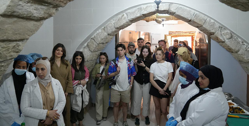 A media delegation from Poland visits Petra City and explores the Heritage Village in Beida, experiencing the Nabataean lifestyle through interactive exhibits (Petra photo)