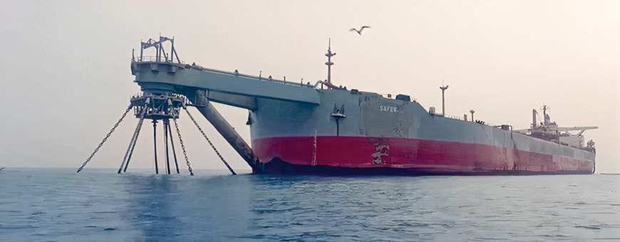 A view of the floating storage and offloading (FSO) facility 'Safer', an ageing oil tanker off Yemen’s Red Sea coast (Photo courtesy of UNDP)