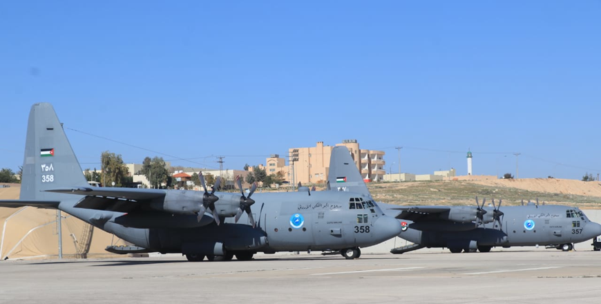  Following Royal directives, the Jordan Armed Forces-Arab Army on Thursday carries out five joint airdrops of aid to the north of the war-ravaged Gaza Strip (Petra photo)