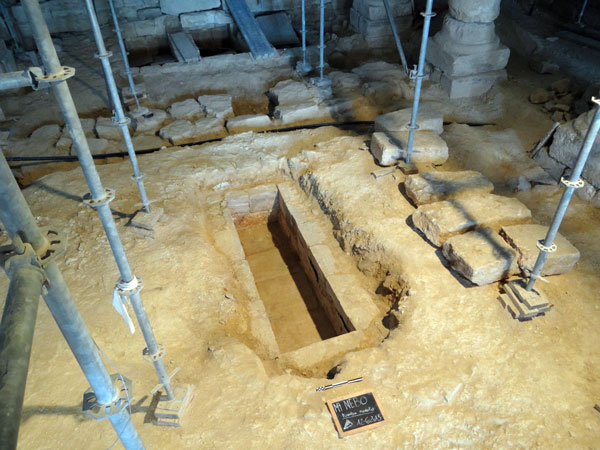 A burial shrine  built by monks which commemorates the Prophet Moses (Photo courtesy of Davide Bianchi)