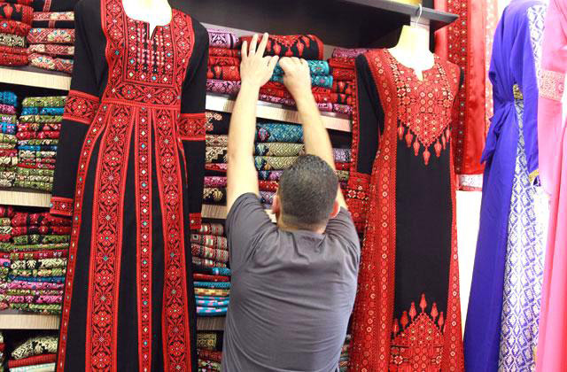Jordan’s Textile and Readymade Clothes Syndicate has decried the renewed all-day curfew on Fridays imposed to curb the spread of the coronavirus pandemic, which it said have caused losses up to around JD3 million (JT file photo)