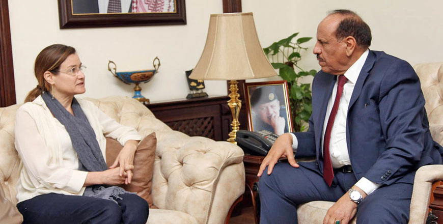 Interior Minister Salameh Hammad and UNHCR Representative to Jordan Christine Matthews meet on Tuesday. The minister also held discussions with UN Jordan Resident and Humanitarian Coordinator Anders Pedersen on the same day (Petra photo)