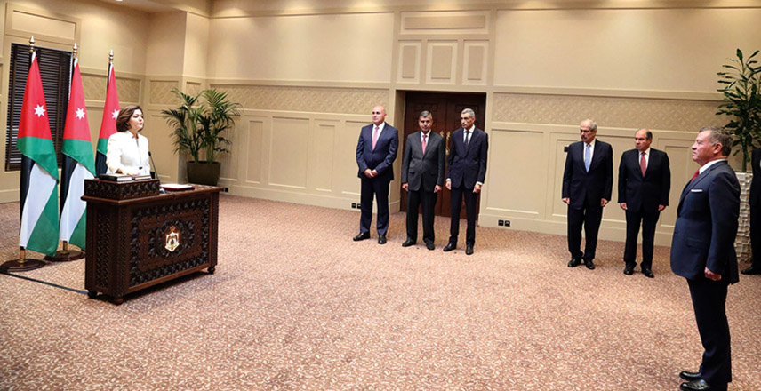 New ministers take the oath of office before His Majesty King Abdullah in Amman on Sunday (Photo courtesy of Royal Court)