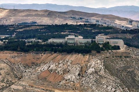 This aerial photo shows the Syrian presidential palace in Damascus' Mount Qasyoun on May 2, 2025. Israel said it carried out an air strike near Syria's presidential palace in Damascus on May 2, warning the country's new rulers against targeting the Druze minority (AFP photo)