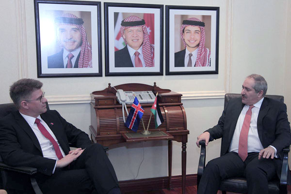 Foreign Minister Nasser Judeh holds talks with his Icelandic counterpart Gunnar Bragi Sveinsson in Amman, on Thursday (Petra photo)