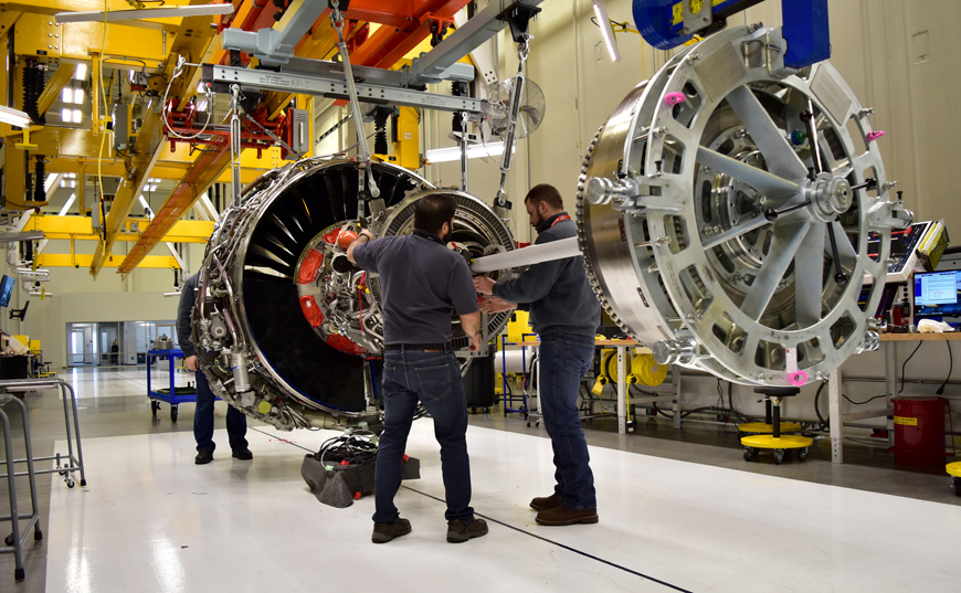 Technicians build LEAP engines for jetliners at a new, highly automated General Electric factory in Lafayette, Indiana, US, on March 29, 2017  (Reuters file photo)