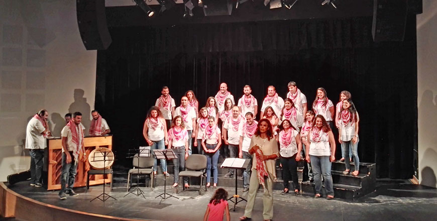 Dozan wa Awtar members take the stage at the Haya Cultural Centre in Amman on Tuesday  (Photo by Bahaa Al Deen Al Nawas)