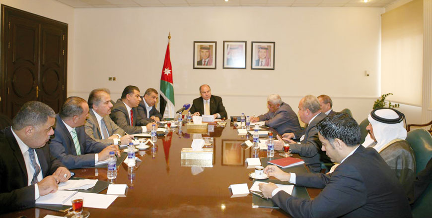 Prime Minister Hani Mulki meets with representatives of the agriculture sector in Amman on Tuesday (Petra photo)
