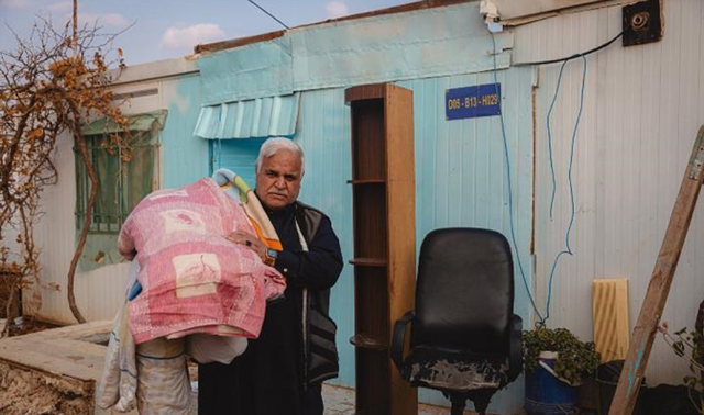 Forty families of Syrian refugees voluntarily left the Azraq Refugee Camp on Friday on their way back home (UNHCR photo)