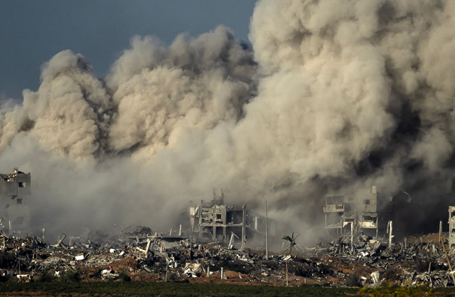 Smoke rises during an Israeli military bombardment of the northern Gaza Strip on Wednesday (AFP photo)