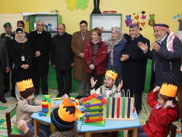 HRH Princess Basma and members of the Goodwill Campaign's higher committee visit Karak Governorate on Tuesday  (Petra photo)